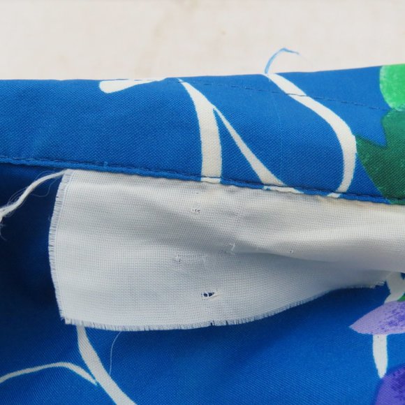 Vintage Hawaiian Shirt - Loud Floral Pattern by Hilo Hattie - Men's Large - Picture 10 of 10